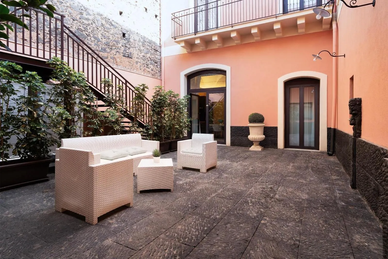 Aparthotel Archimedes Suites Catania Italy